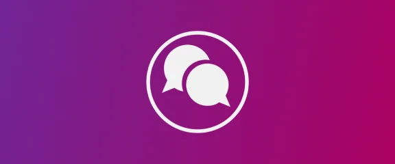 Duas bolhas de fala em um fundo roxo, representando repensar os recursos de recuperação para conversas com pacientes.